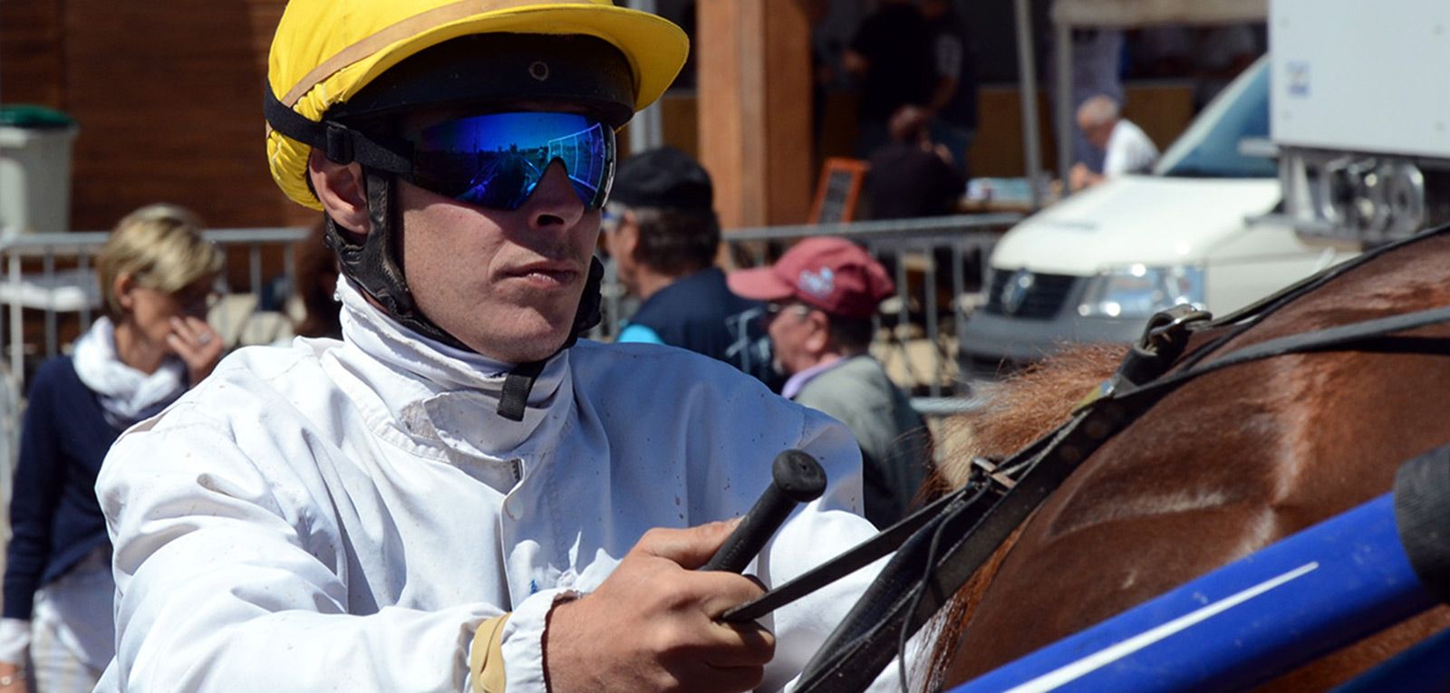 Jockey à l'hippodrome de Feurs
